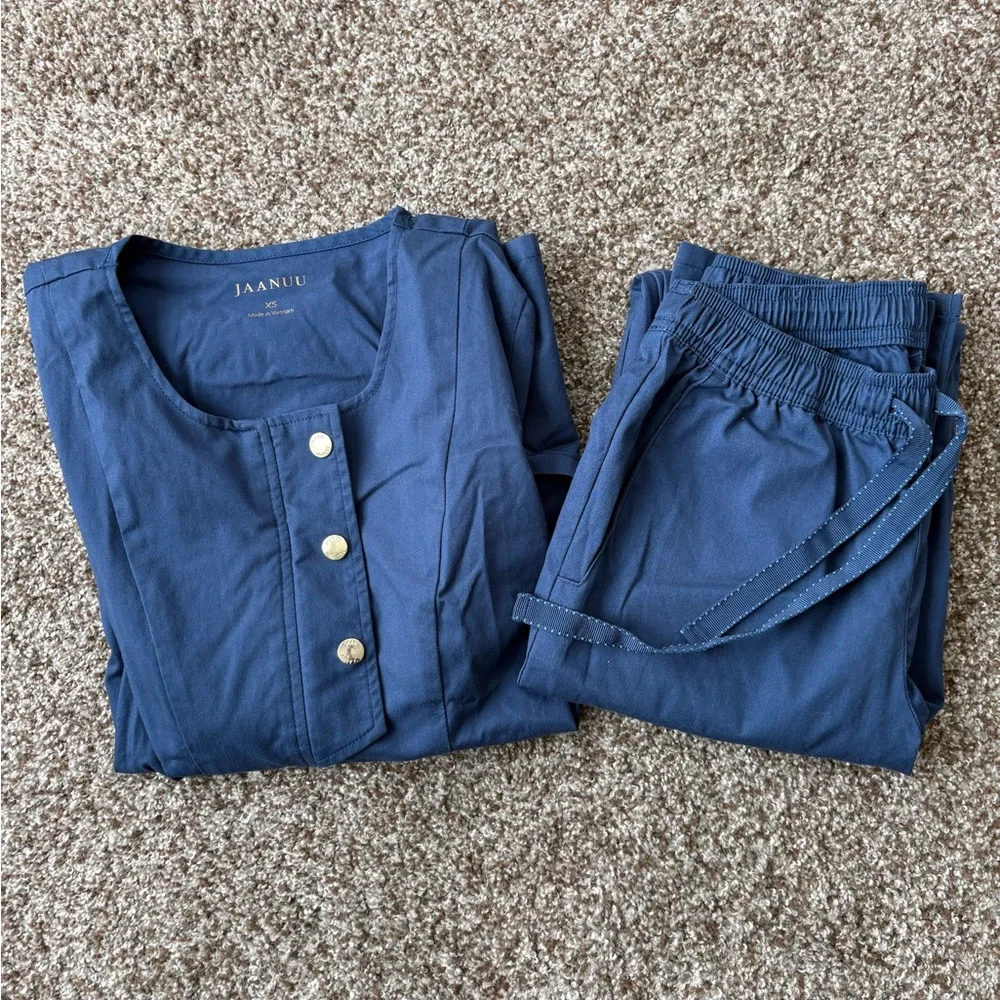 *Damaged see description* Jaanuu Scrub Set - Picture 11 of 11